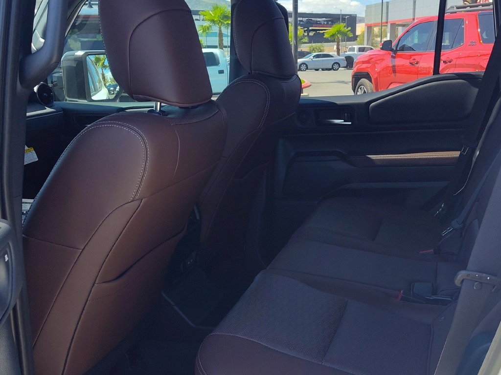 New 2025 Toyota Corolla Cross LE w/ Moonroof Package FWD image 5