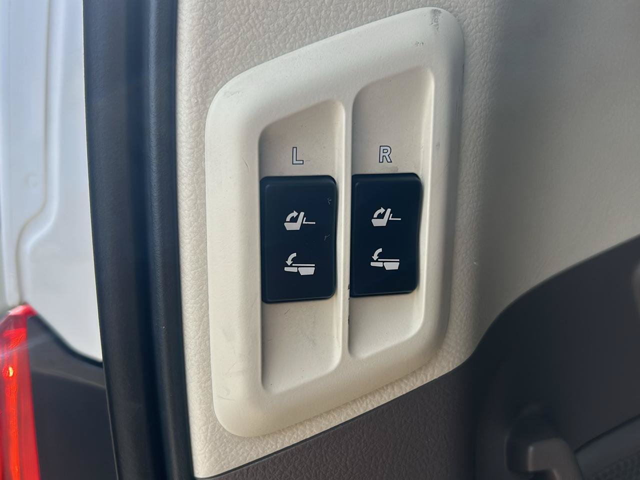 Used 2012 Lexus GX 460 Premium AWD/4WD image 16