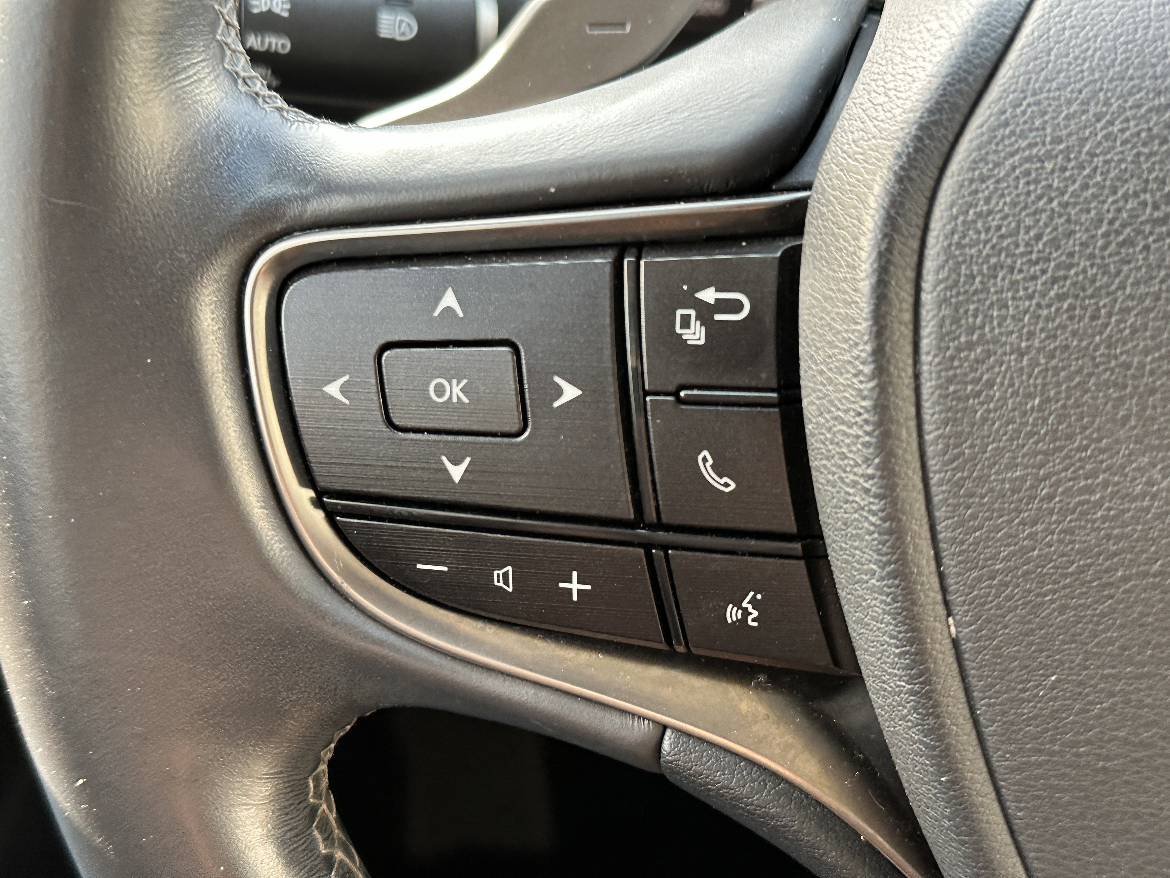 Used 2020 Lexus ES 350 w/ Premium Package image 27