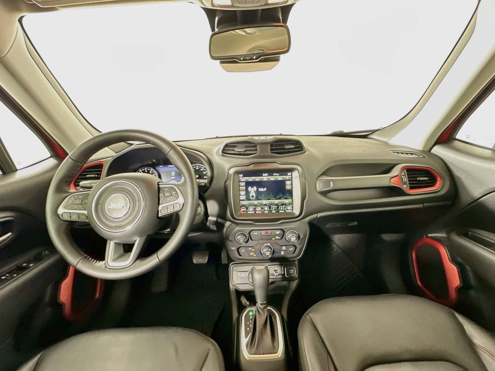 Used 2023 Jeep Renegade Trailhawk w/ Trailhawk Elite Group AWD/4WD image 14