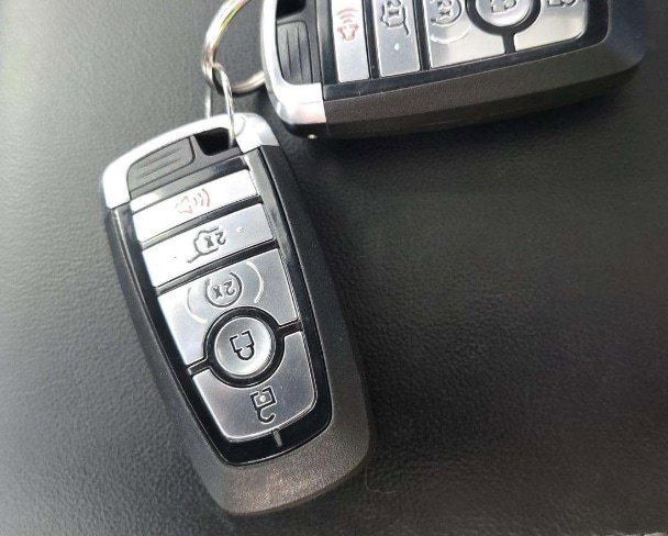 Used 2023 Ford Explorer XLT w/ Equipment Group 202A AWD/4WD image 10