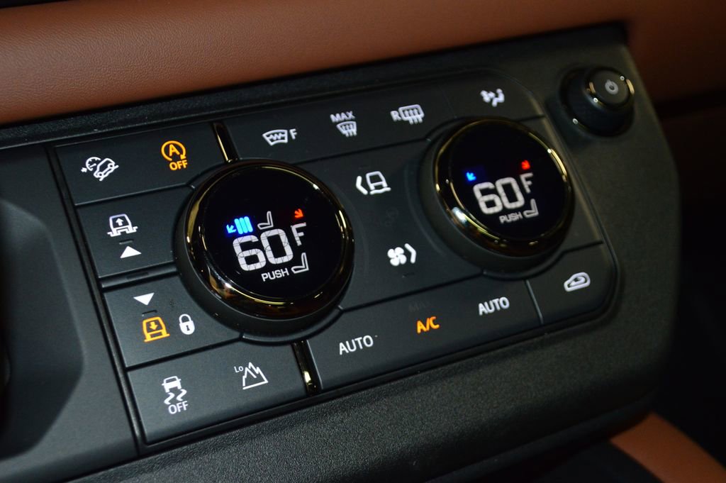 Certified 2025 Land Rover Defender 110 AWD/4WD image 27