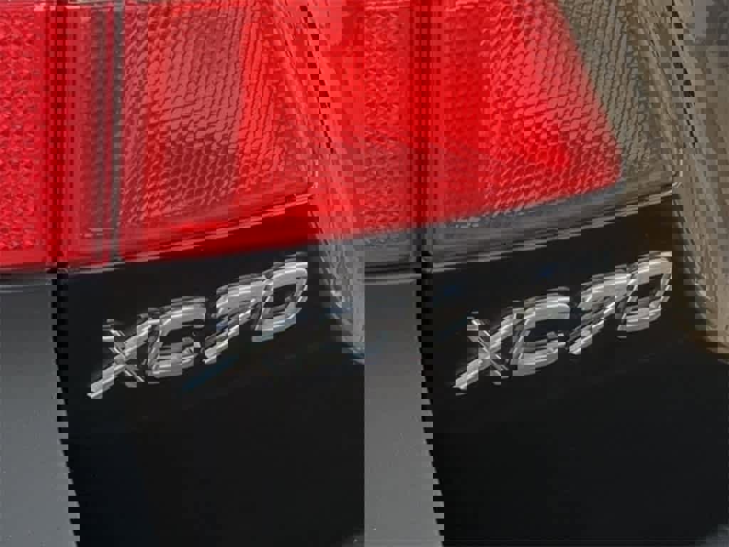 Used 2008 Volvo XC70 3.2 image 12