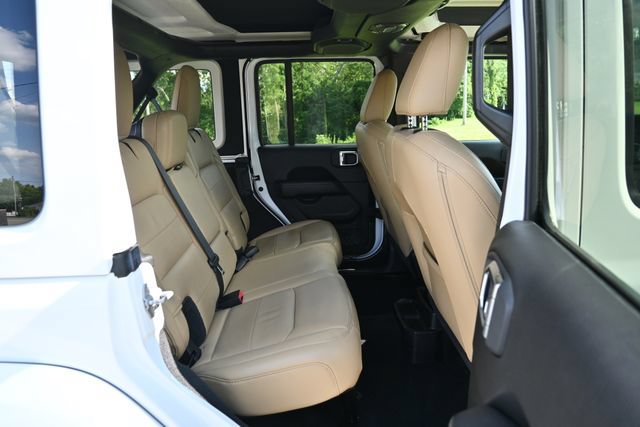 Used 2019 Jeep Wrangler Unlimited Sahara AWD/4WD image 21