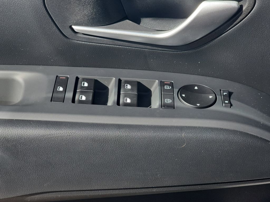 Used 2026 Hyundai Tucson SE image 25