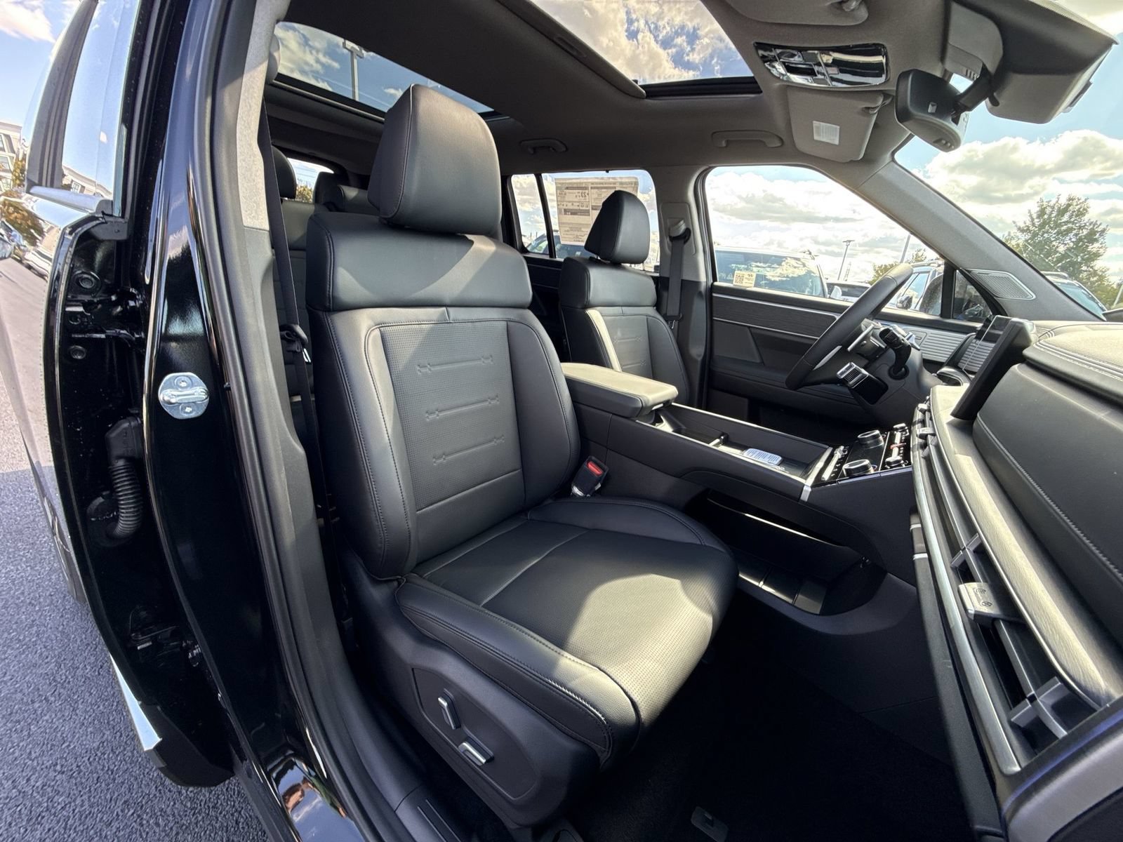Certified 2026 Hyundai Santa Fe Limited AWD/4WD image 29