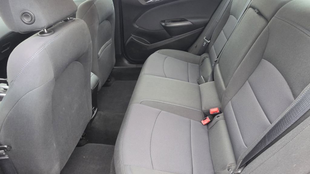 Used 2018 Chevrolet Cruze LT FWD image 12