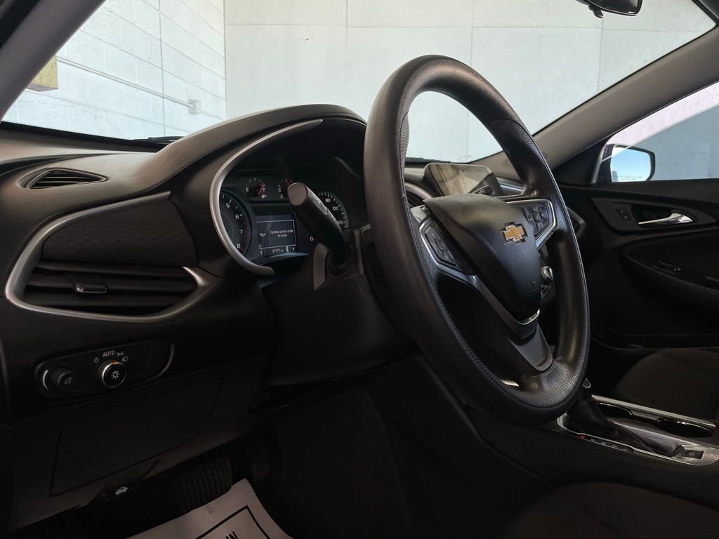 Used 2022 Chevrolet Malibu LT image 11