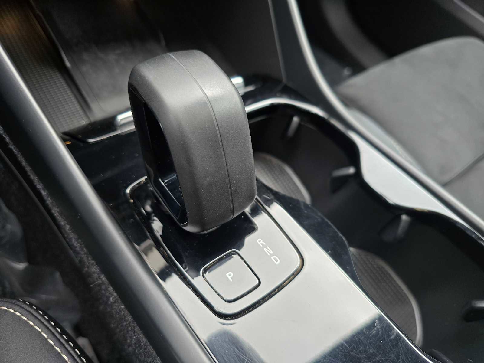 Certified 2023 Volvo C40 P8 Recharge Ultimate image 35