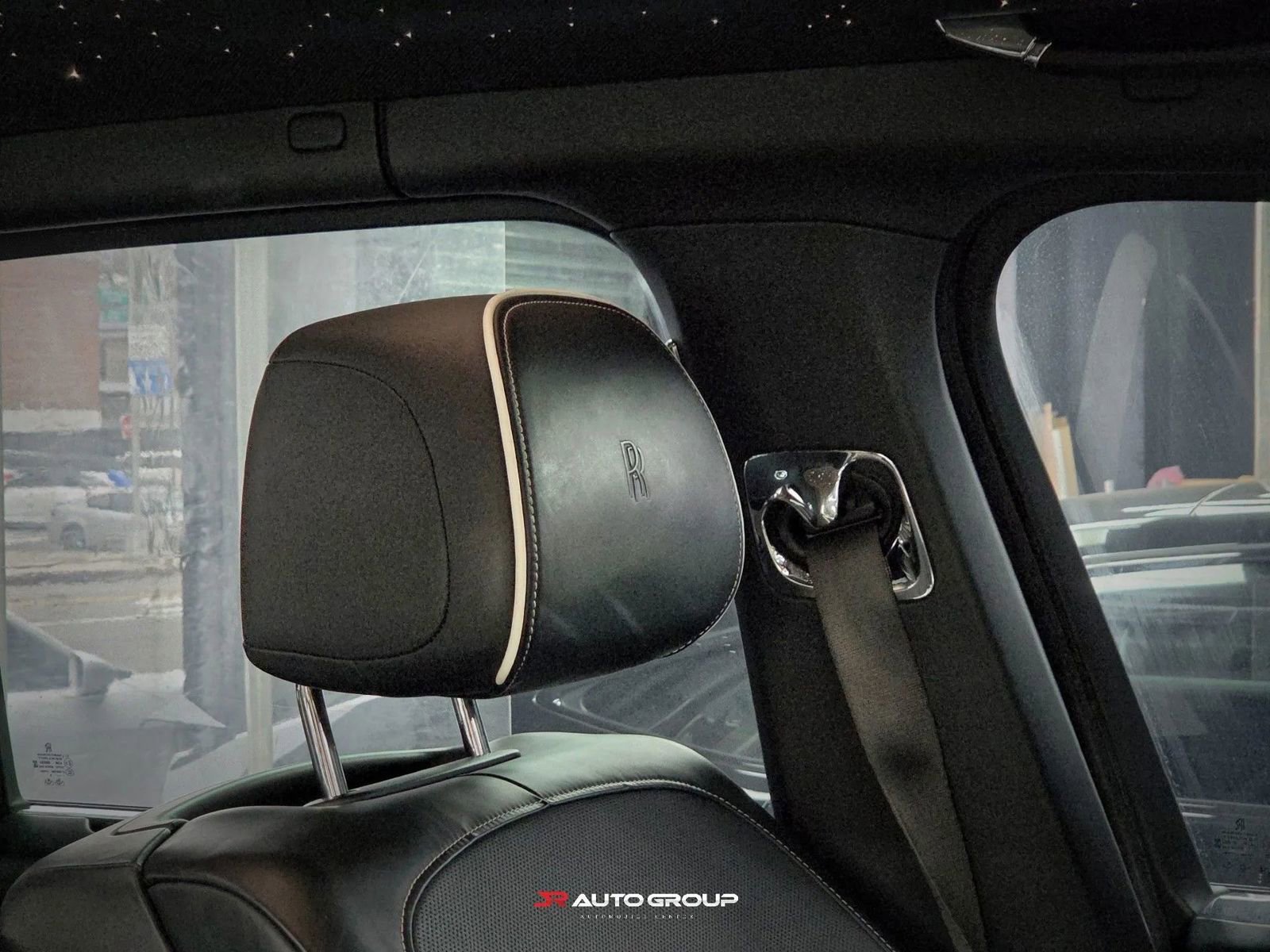 Used 2020 Rolls-Royce Cullinan Black Badge image 23