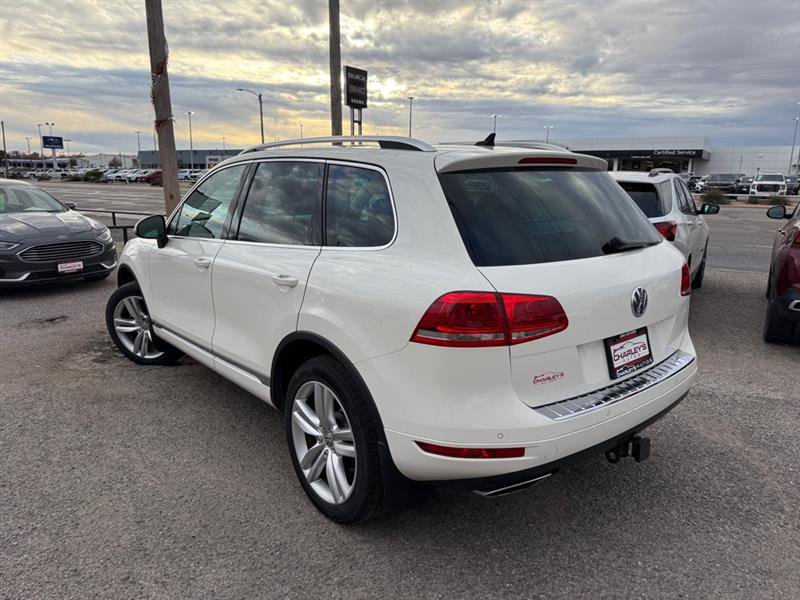 Used 2011 Volkswagen Touareg Executive image 3