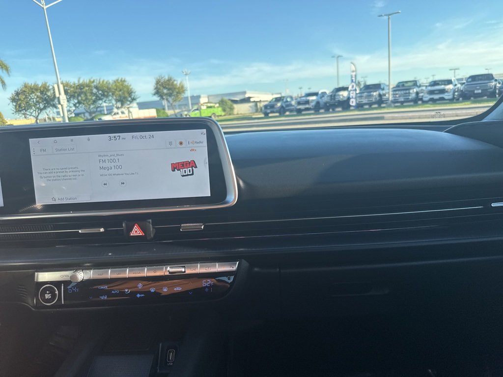 Used 2023 Hyundai Ioniq 6 Limited image 33