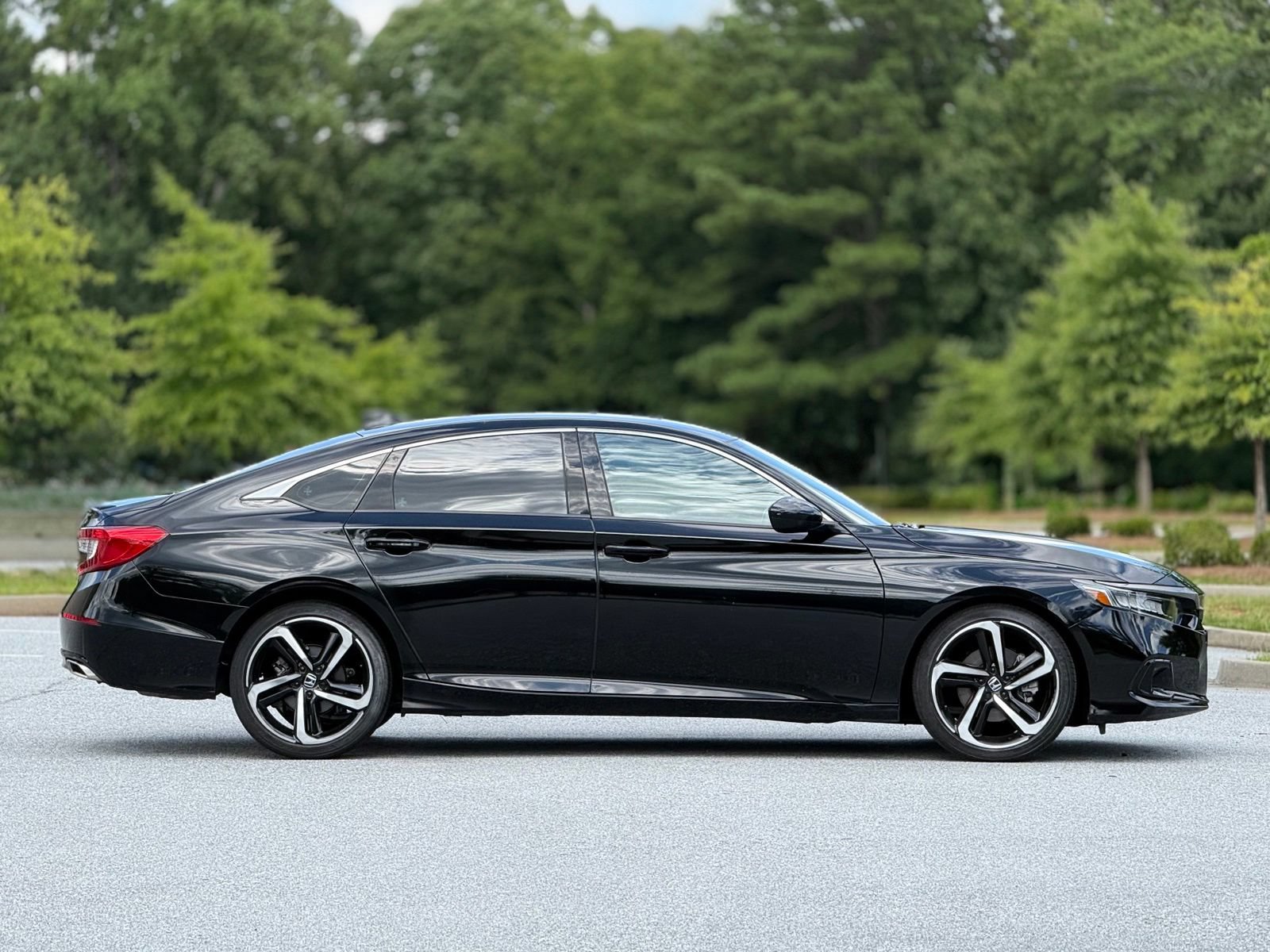 Used 2022 Honda Accord Sport image 12