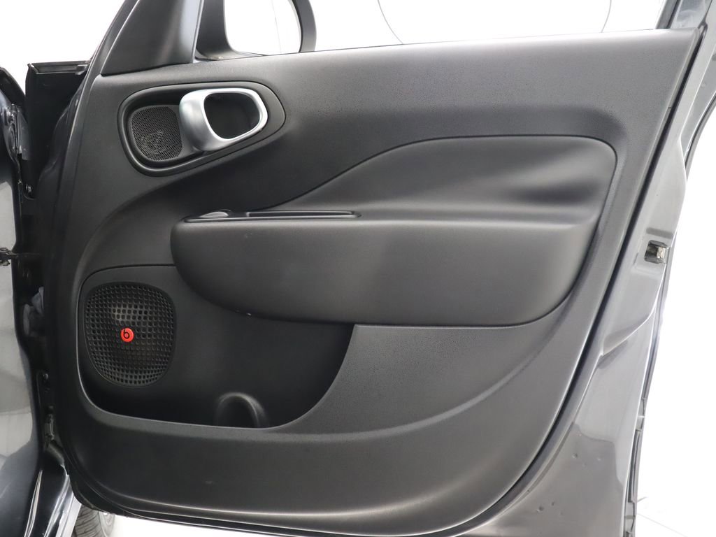 Used 2019 FIAT 500L Trekking FWD image 39