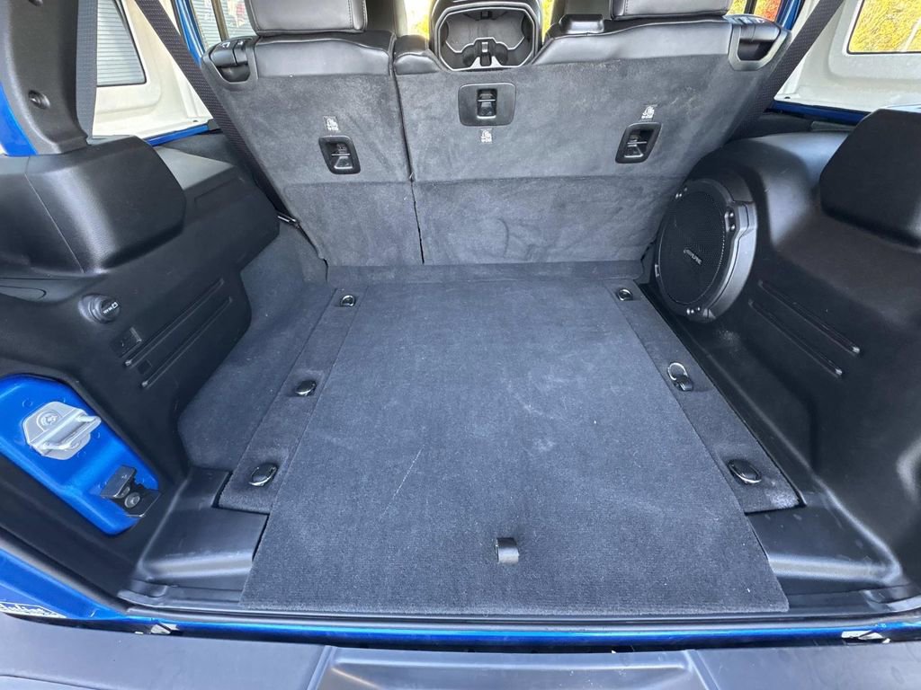 Used 2024 Jeep Wrangler Unlimited Rubicon image 17
