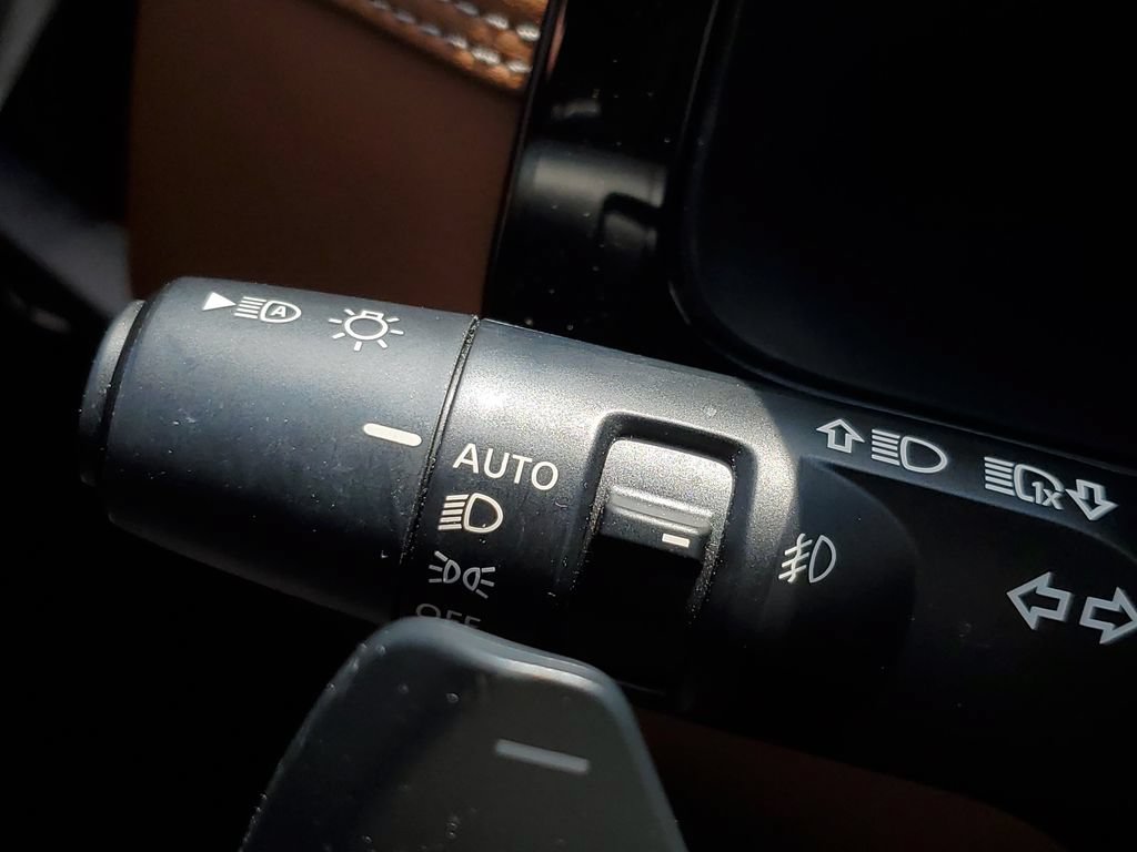 Used 2023 Nissan Pathfinder Platinum AWD/4WD image 12
