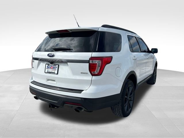 Used 2018 Ford Explorer XLT w/ Equipment Group 202A image 5