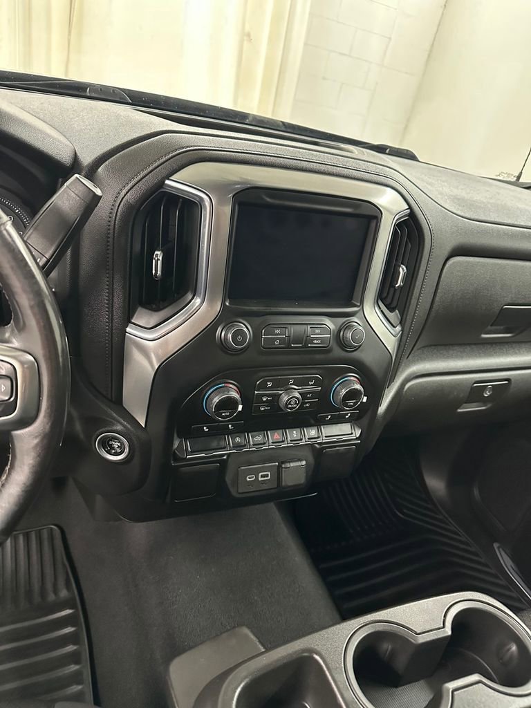 Used 2022 Chevrolet Silverado 1500 LT AWD/4WD image 16