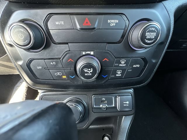 Used 2020 Jeep Renegade Limited AWD/4WD image 24