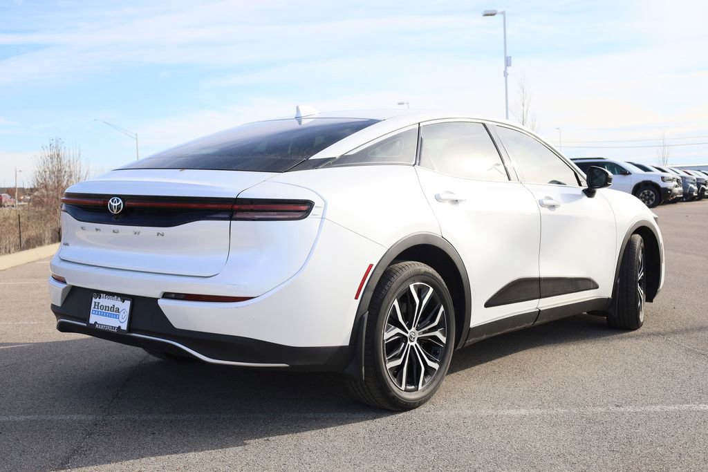 Used 2023 Toyota Crown XLE image 6