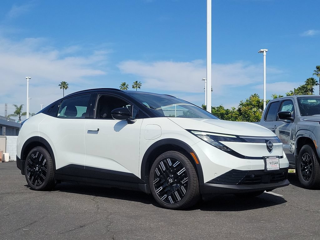 New 2026 Nissan Leaf Platinum+ w/ Cargo Package (Platinum+) FWD image 25
