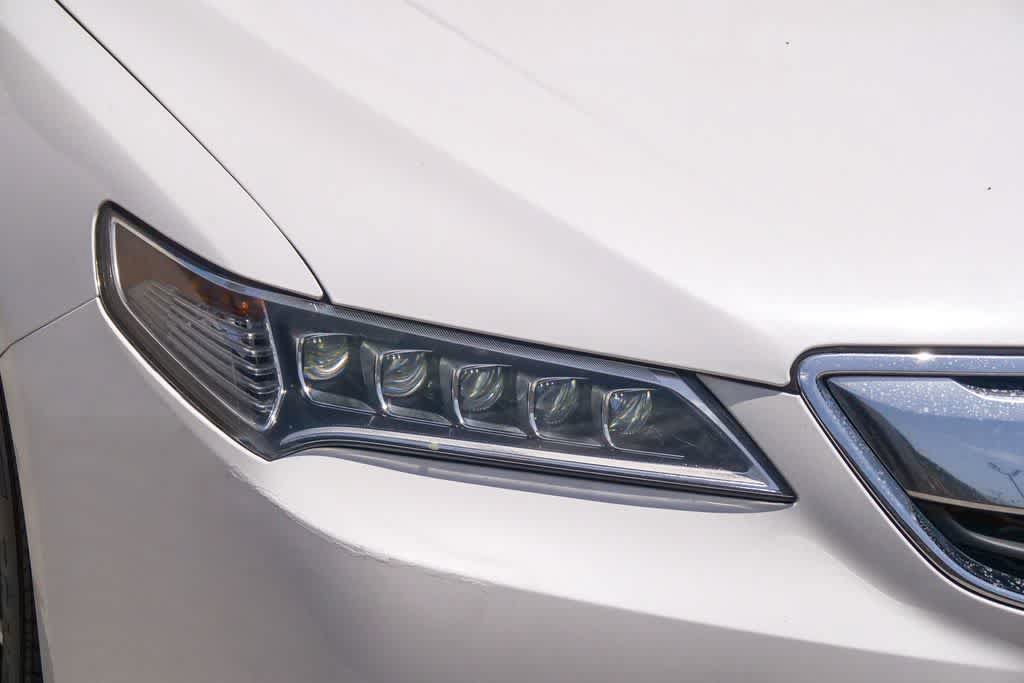 Used 2016 Acura TLX w/ Technology Package FWD image 4