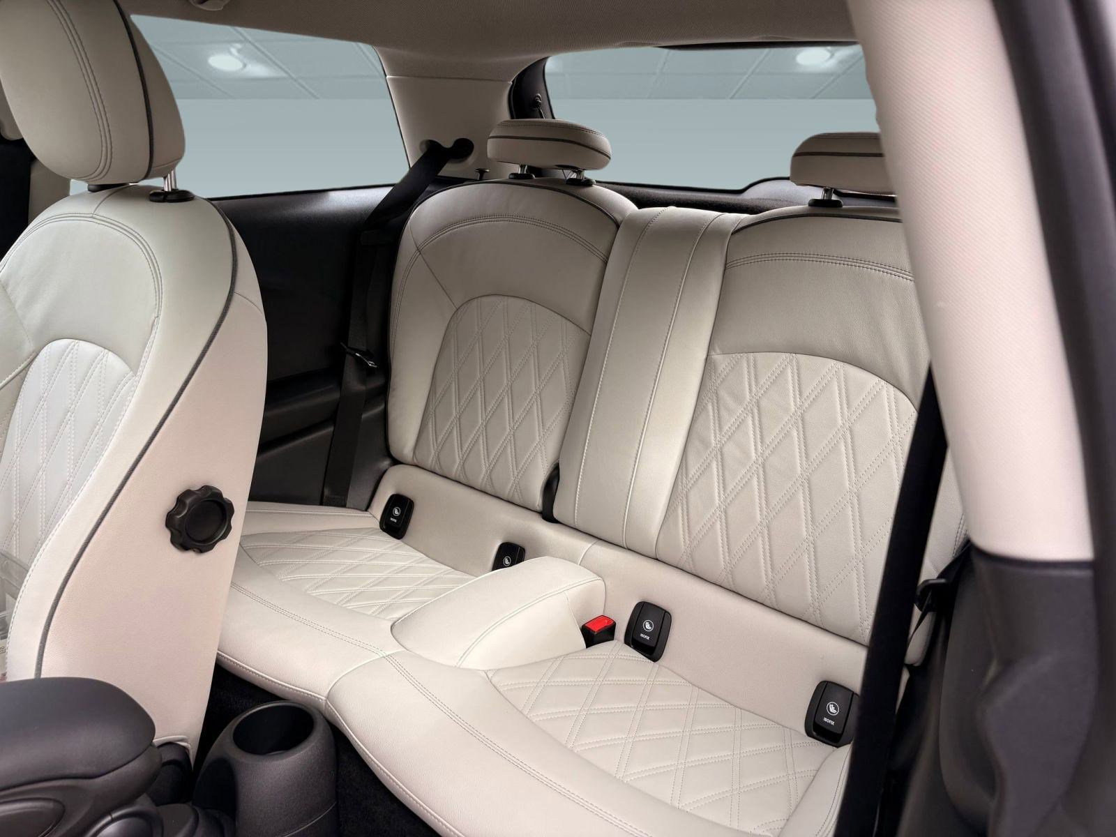 Used 2024 MINI Cooper SE image 25