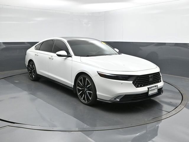 Used 2023 Honda Accord Touring image 17