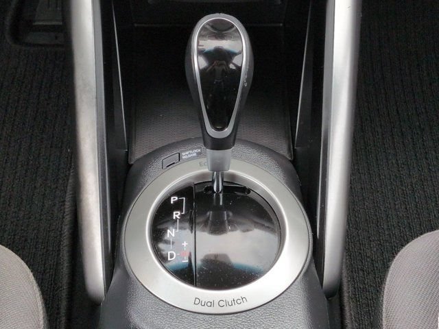 Used 2017 Hyundai Veloster FWD image 19