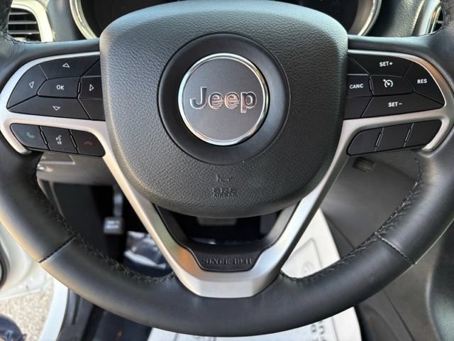 Used 2019 Jeep Grand Cherokee Laredo AWD/4WD image 23