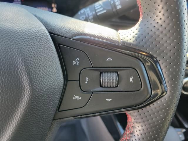 Used 2024 Chevrolet Trax RS image 21