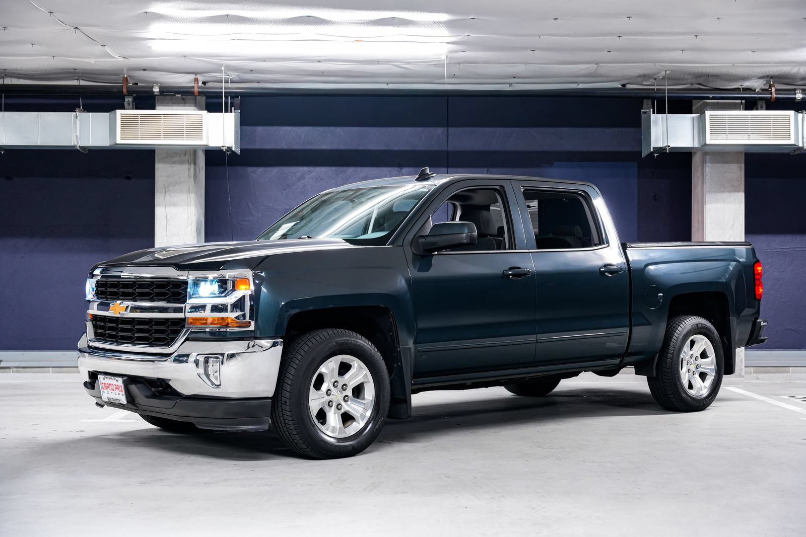 Used 2017 Chevrolet Silverado 1500 LT w/ All Star Edition AWD/4WD image 6