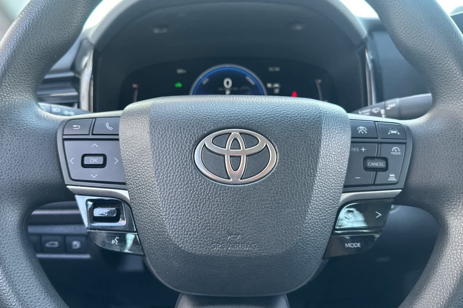 Used 2025 Toyota Camry LE FWD image 23