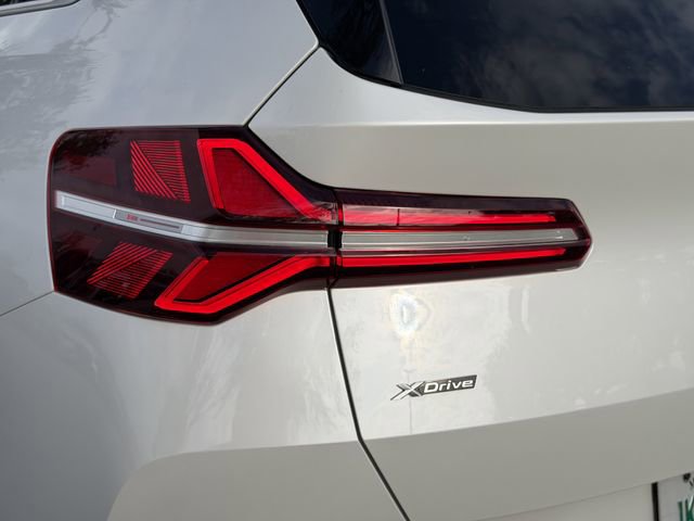 Certified 2025 BMW X3 xDrive30i image 8