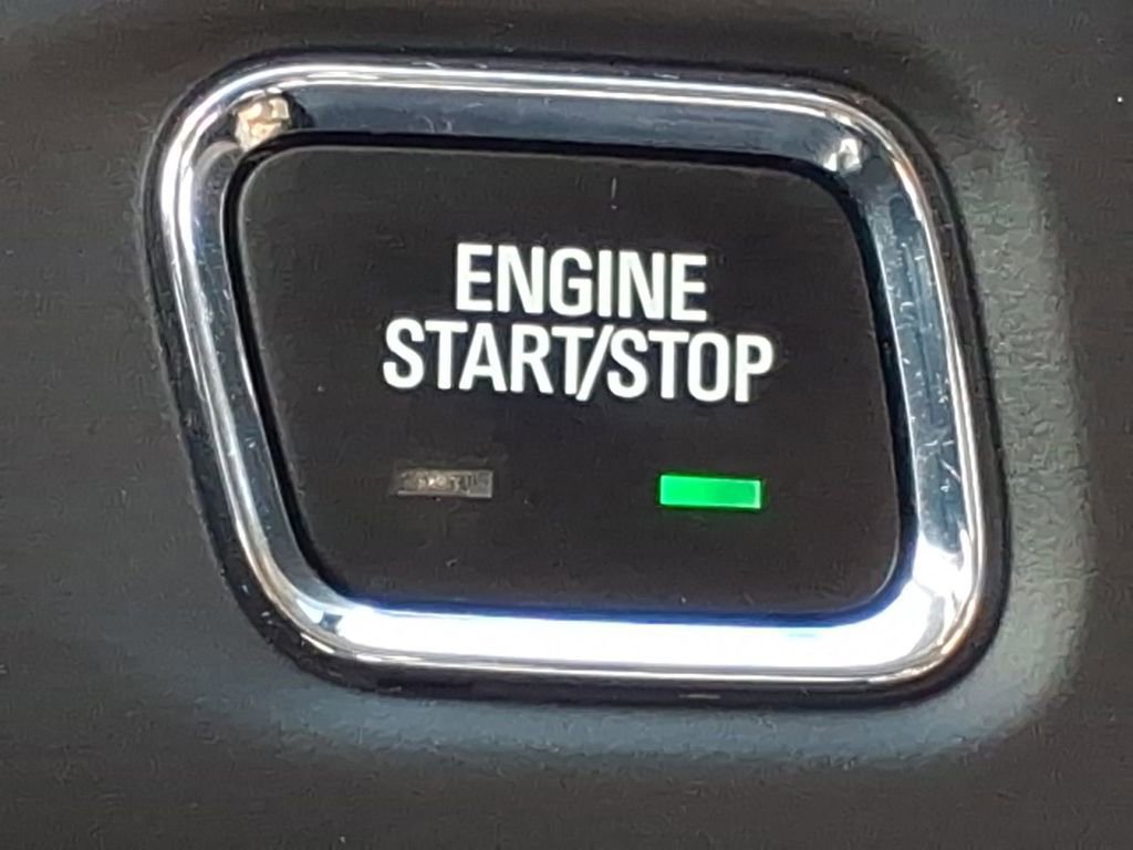Used 2021 GMC Acadia SLE w/ Driver Convenience Package FWD image 22