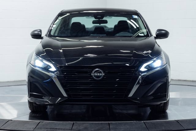 Used 2024 Nissan Altima 2.5 SV image 5