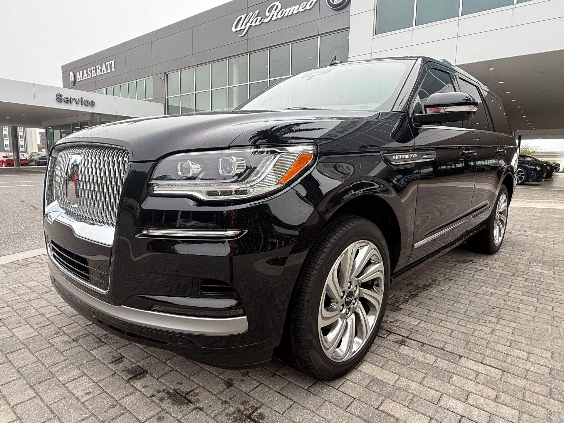 Used 2024 Lincoln Navigator Reserve image 9