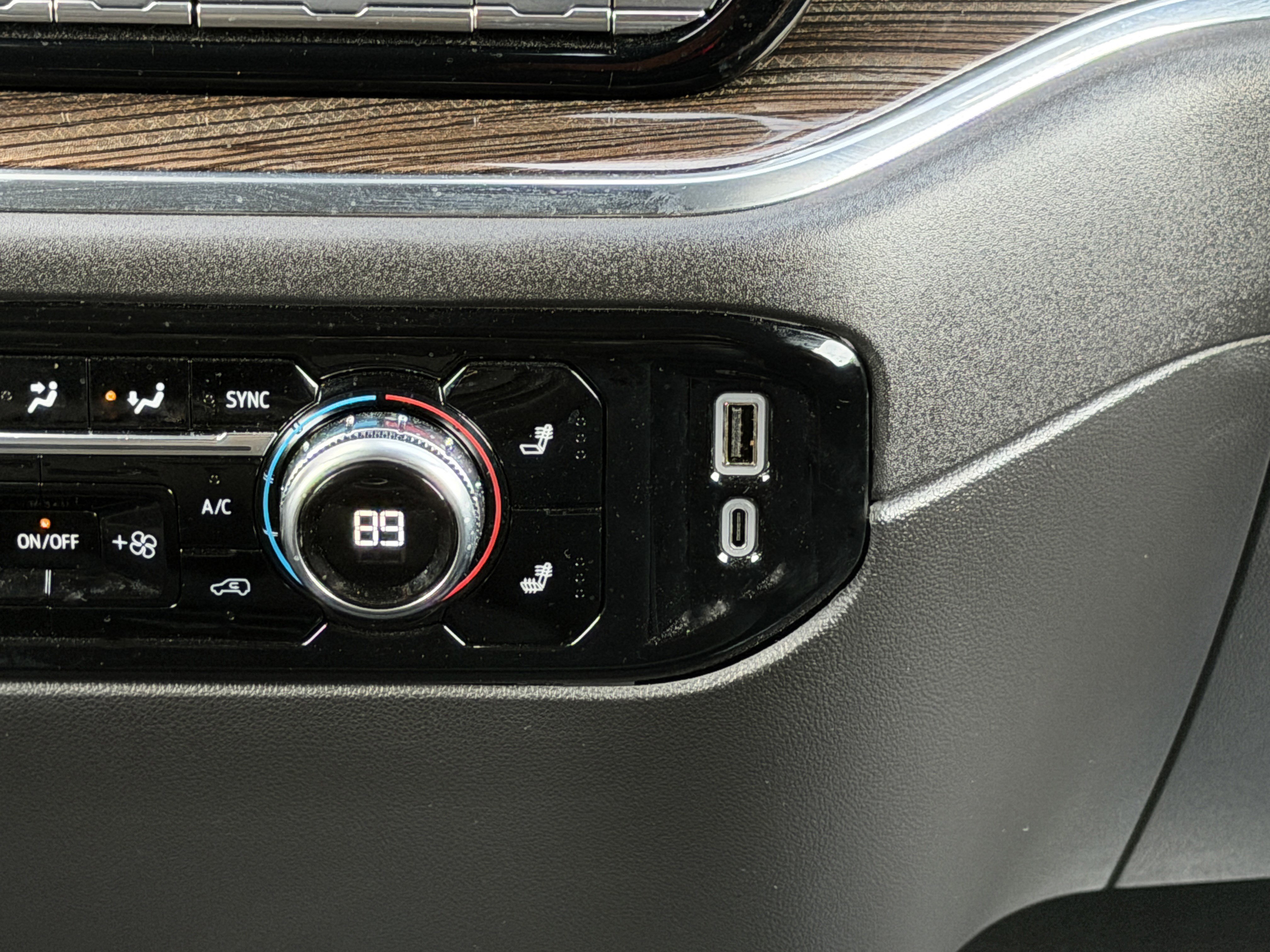 Used 2024 GMC Sierra 1500 Elevation image 26