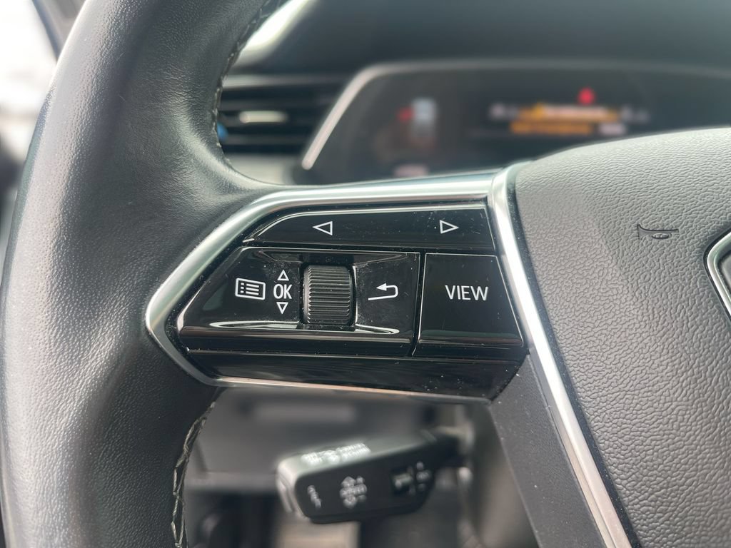 Used 2022 Audi e-tron Premium AWD/4WD image 8