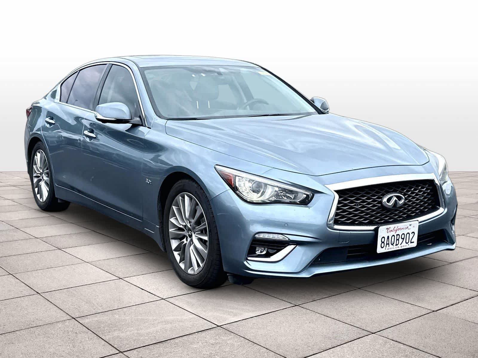 Used 2018 INFINITI Q50 Luxe w/ Sensory Package (Luxe) RWD image 3