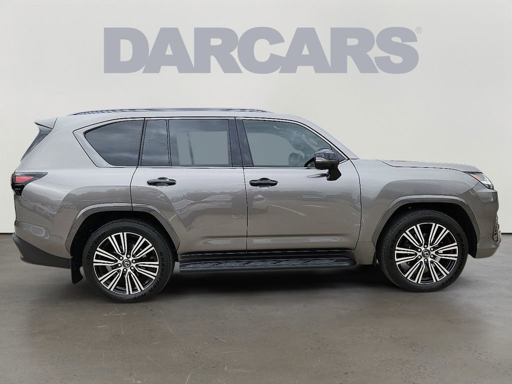 Used 2025 Lexus LX 600 4WD w/ Luxury Package image 7