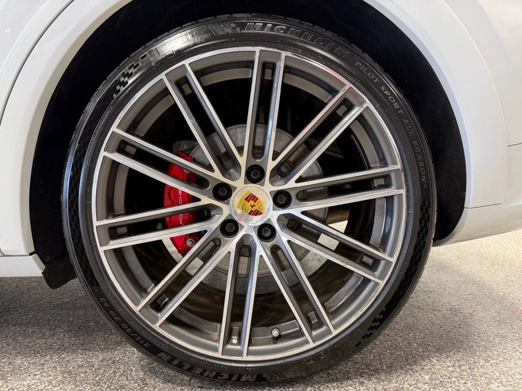 Used 2021 Porsche Cayenne GTS AWD/4WD image 16