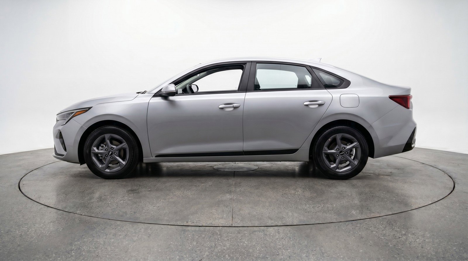 Used 2025 Kia K4 LXS FWD image 5