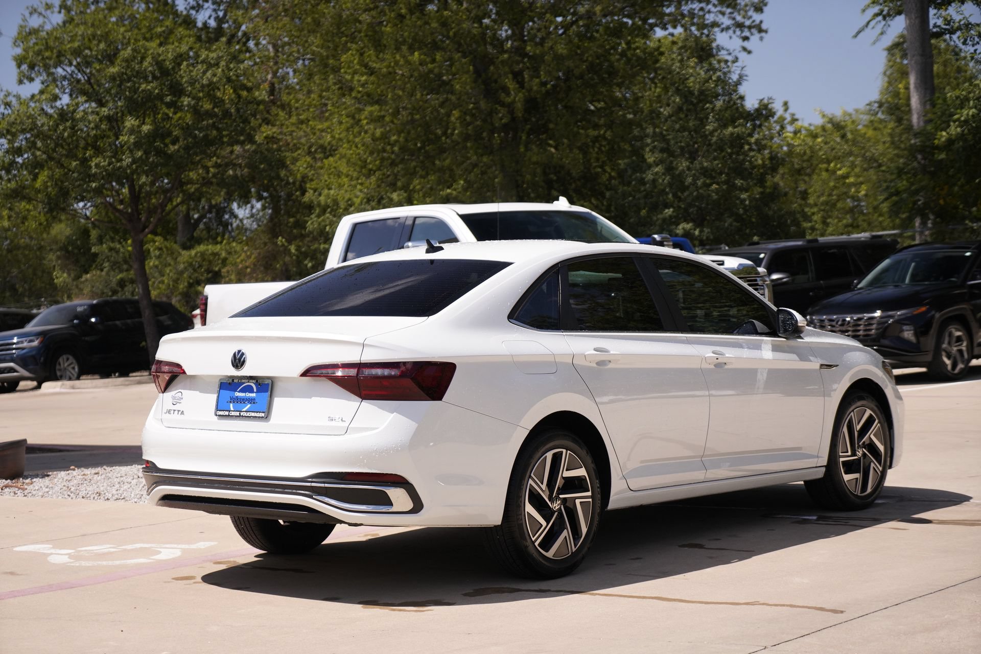 Used 2024 Volkswagen Jetta SEL FWD image 5