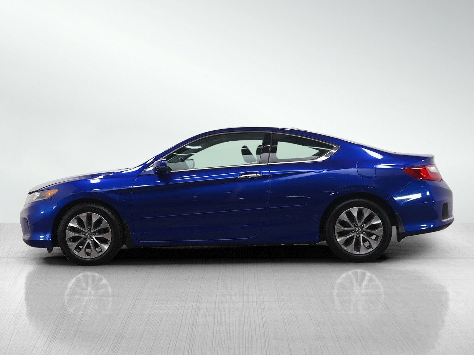 Used 2014 Honda Accord EX-L image 2