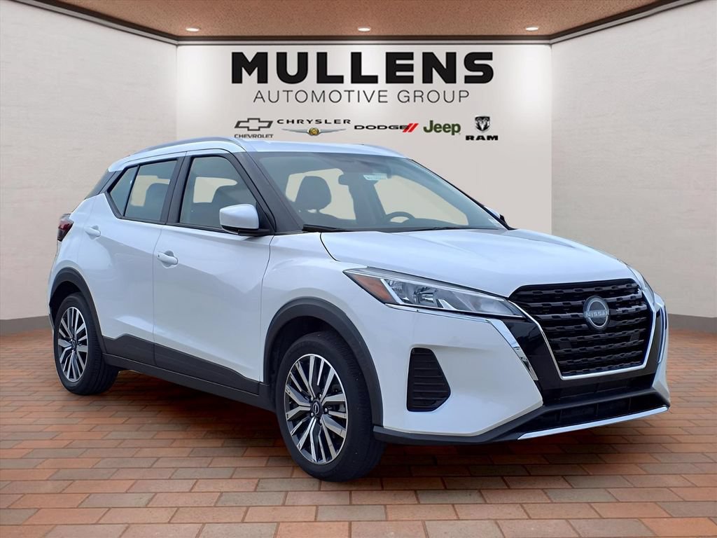 Used 2023 Nissan Kicks SV FWD image 3