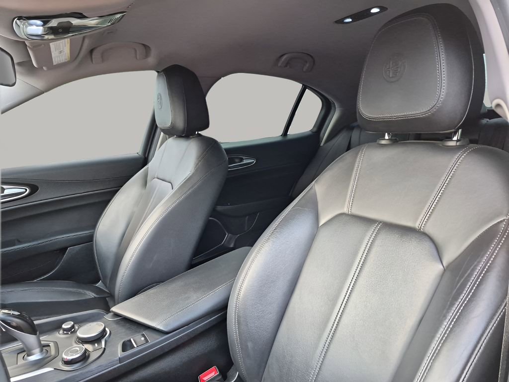 Used 2019 Alfa Romeo Giulia w/ Nero Edizione image 30