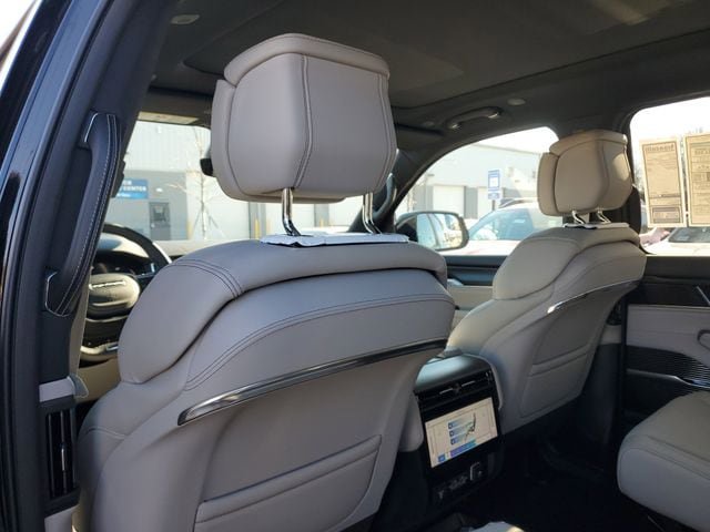 New 2026 Jeep Grand Wagoneer Summit image 11