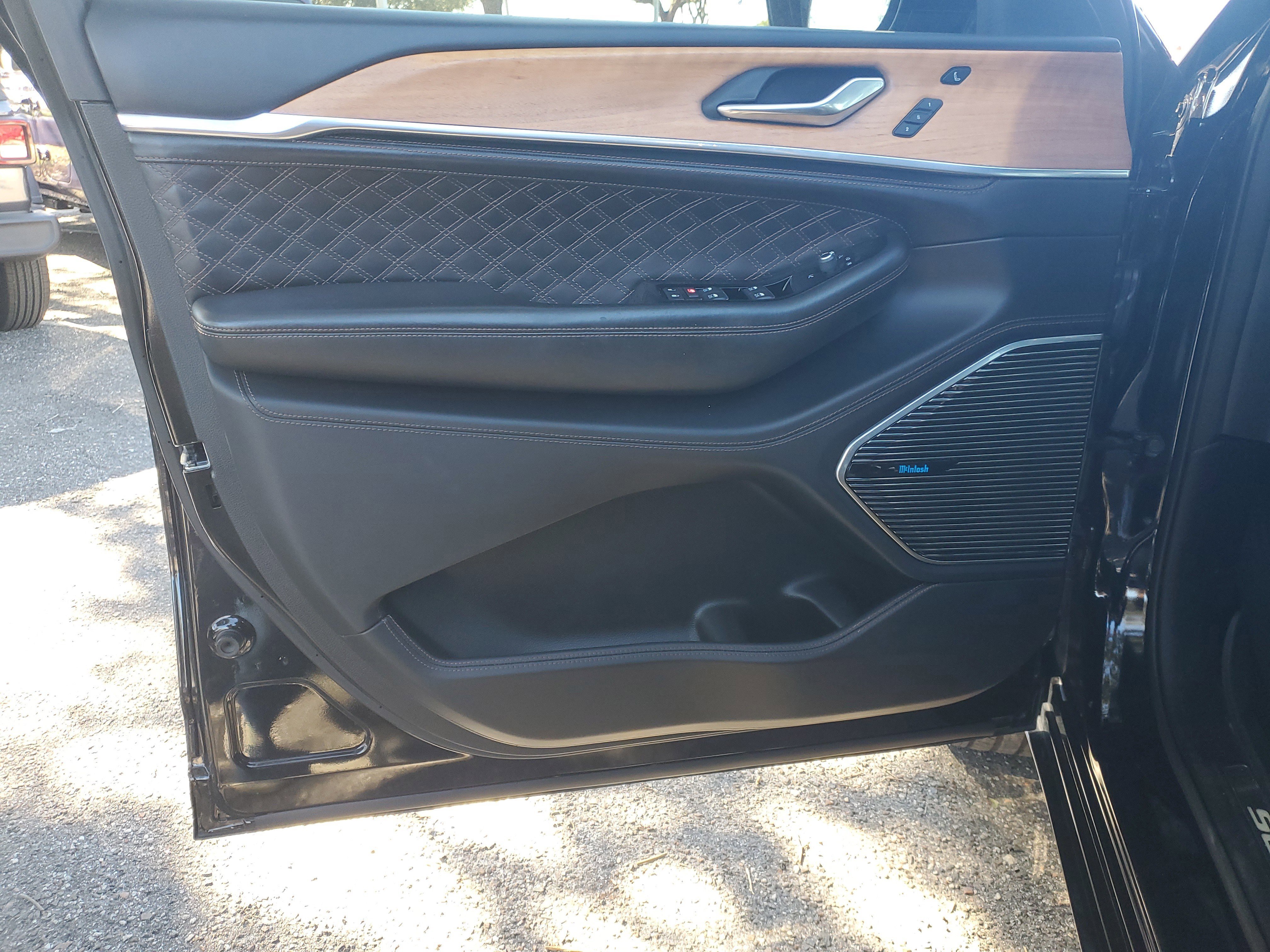 Used 2021 Jeep Grand Cherokee L Summit image 12