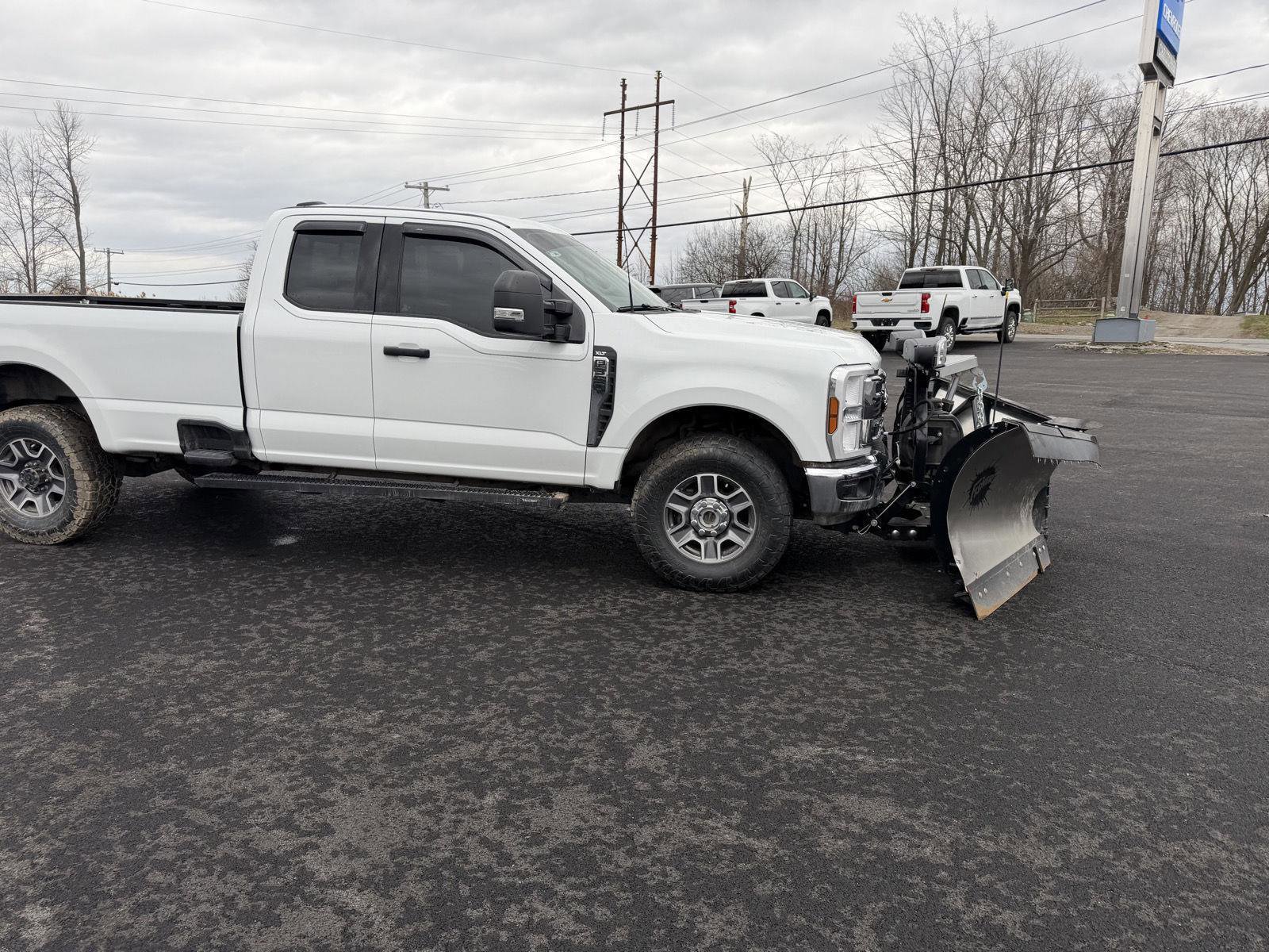 Used 2025 Ford F350 XLT w/ FX4 Off-Road Package AWD/4WD image 8